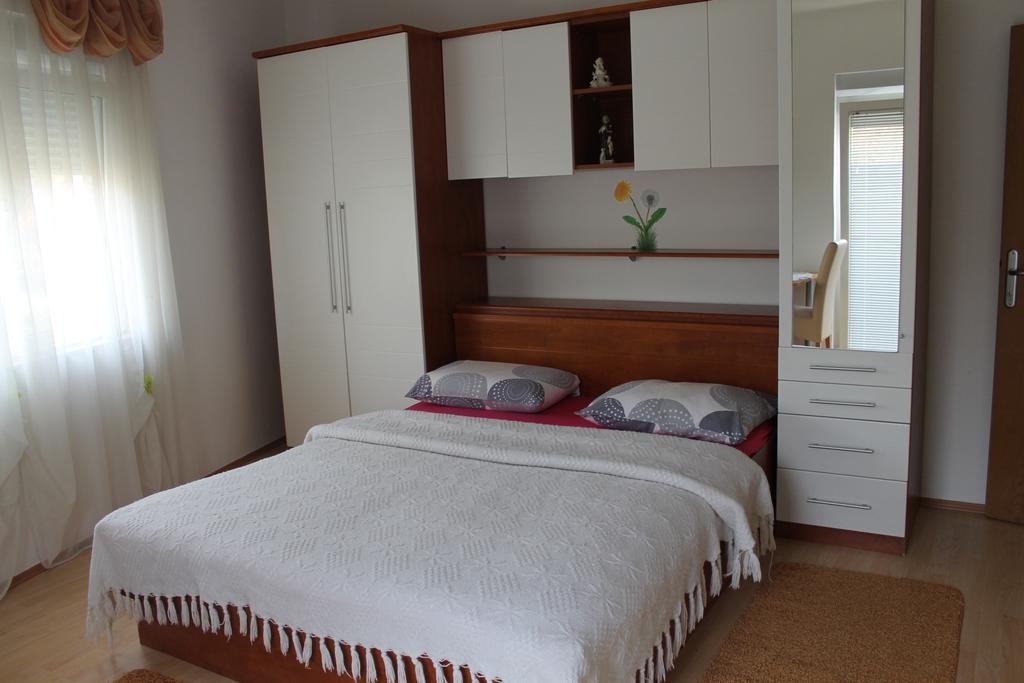 Apartments Roko Kolinda Bibinje Exteriör bild