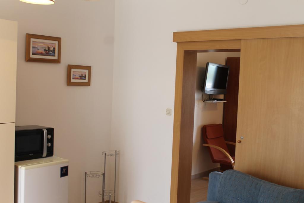 Apartments Roko Kolinda Bibinje Exteriör bild