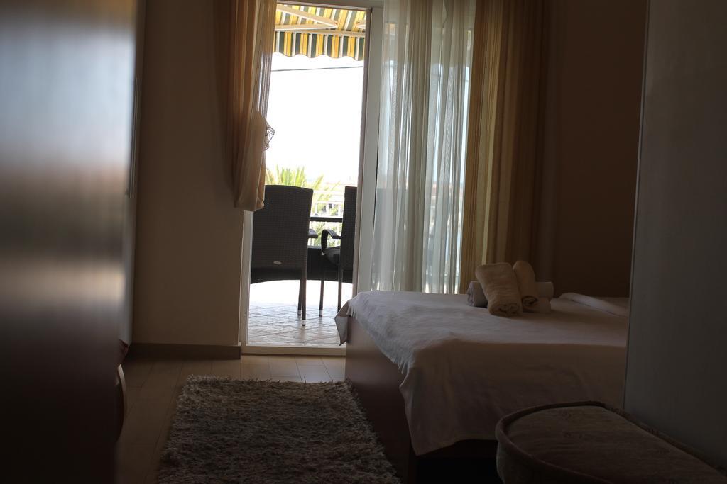 Apartments Roko Kolinda Bibinje Exteriör bild