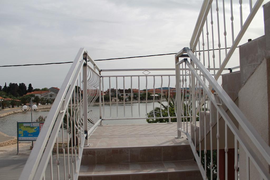 Apartments Roko Kolinda Bibinje Exteriör bild