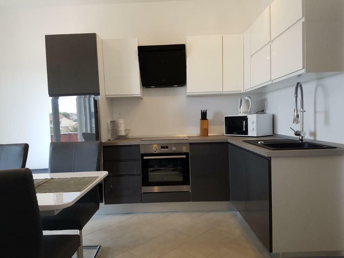 Apartments Roko Kolinda Bibinje Exteriör bild